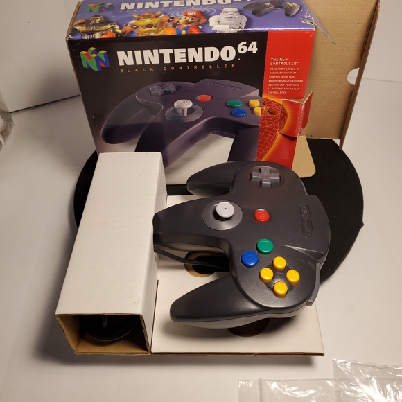 Nintendo 64 Console System w/ Box & Controller - Picture 6 of 16
